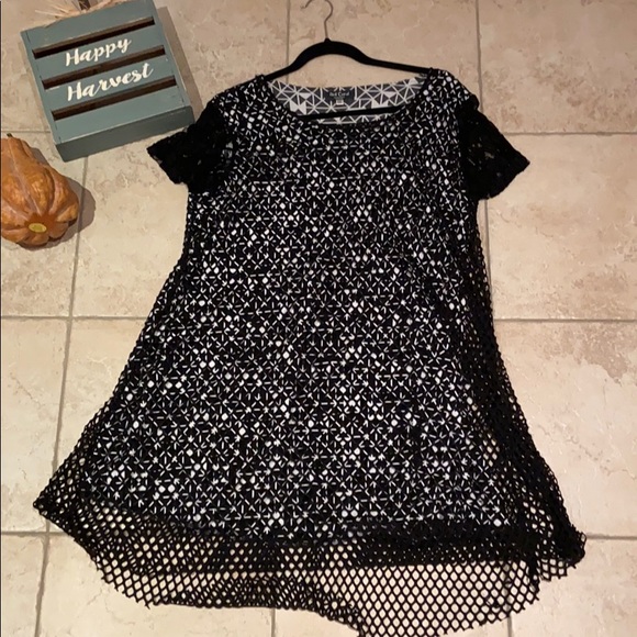 Women’s Dress - Picture 1 of 4